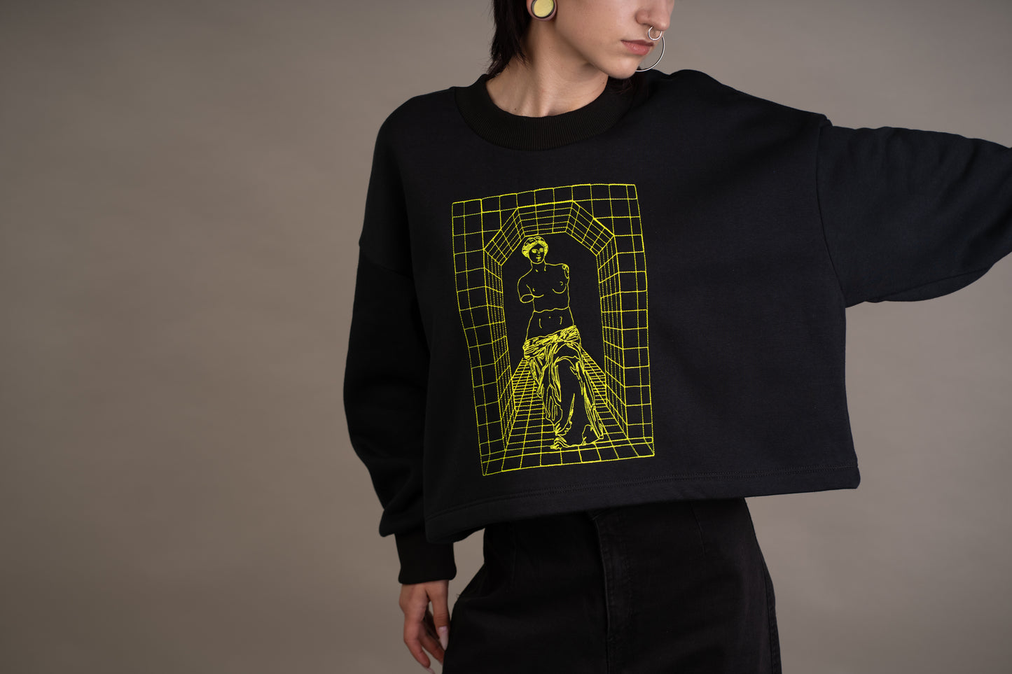 Women's graphic sweatshirt with Aphrodite embroidery