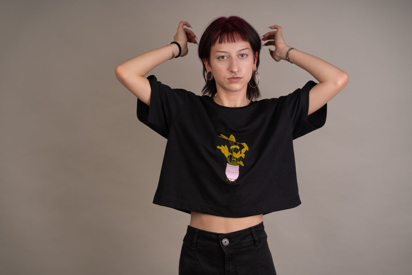 Women's graphic crop top with plant embroidery
