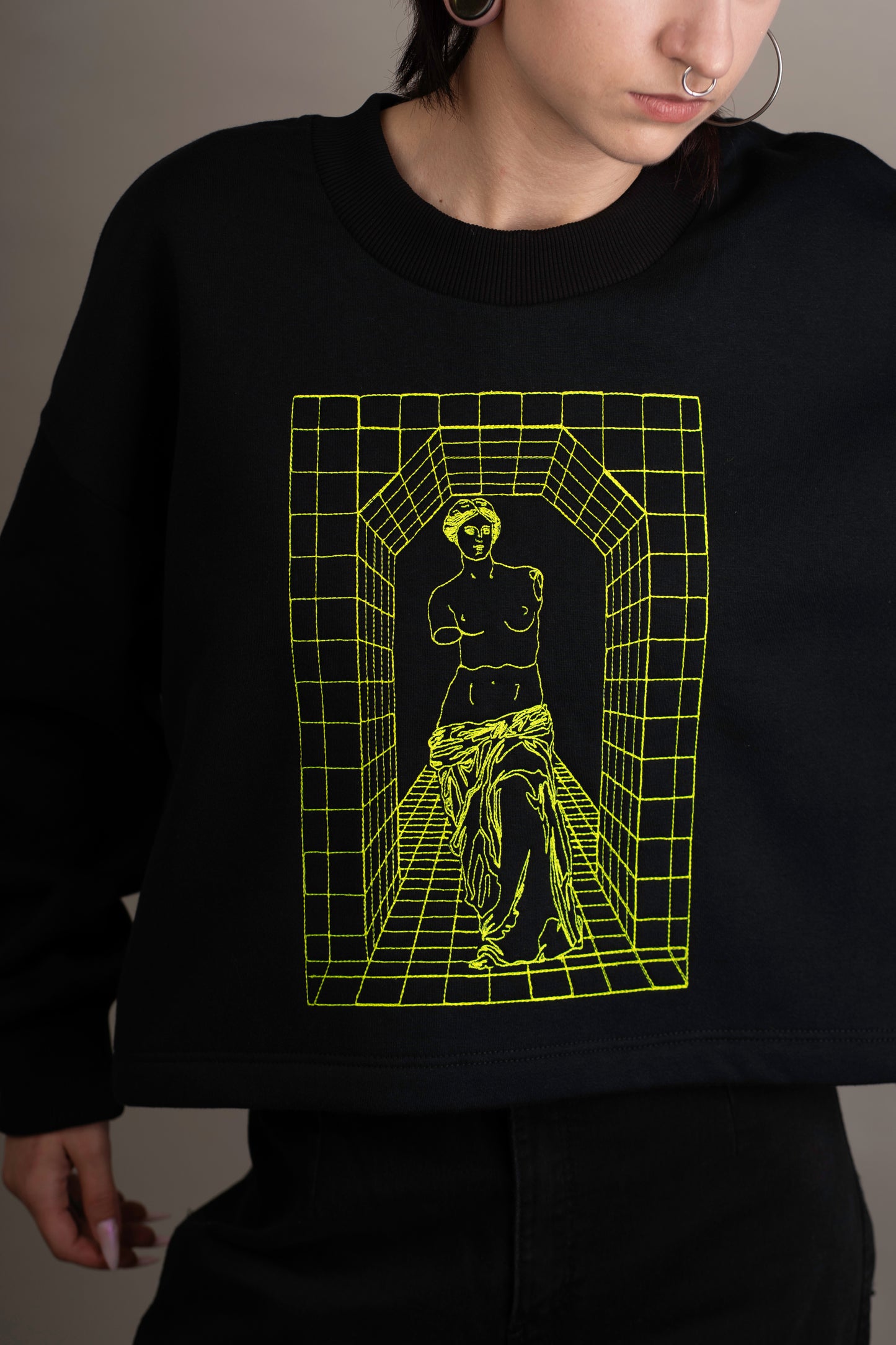 Women's graphic sweatshirt with Aphrodite embroidery
