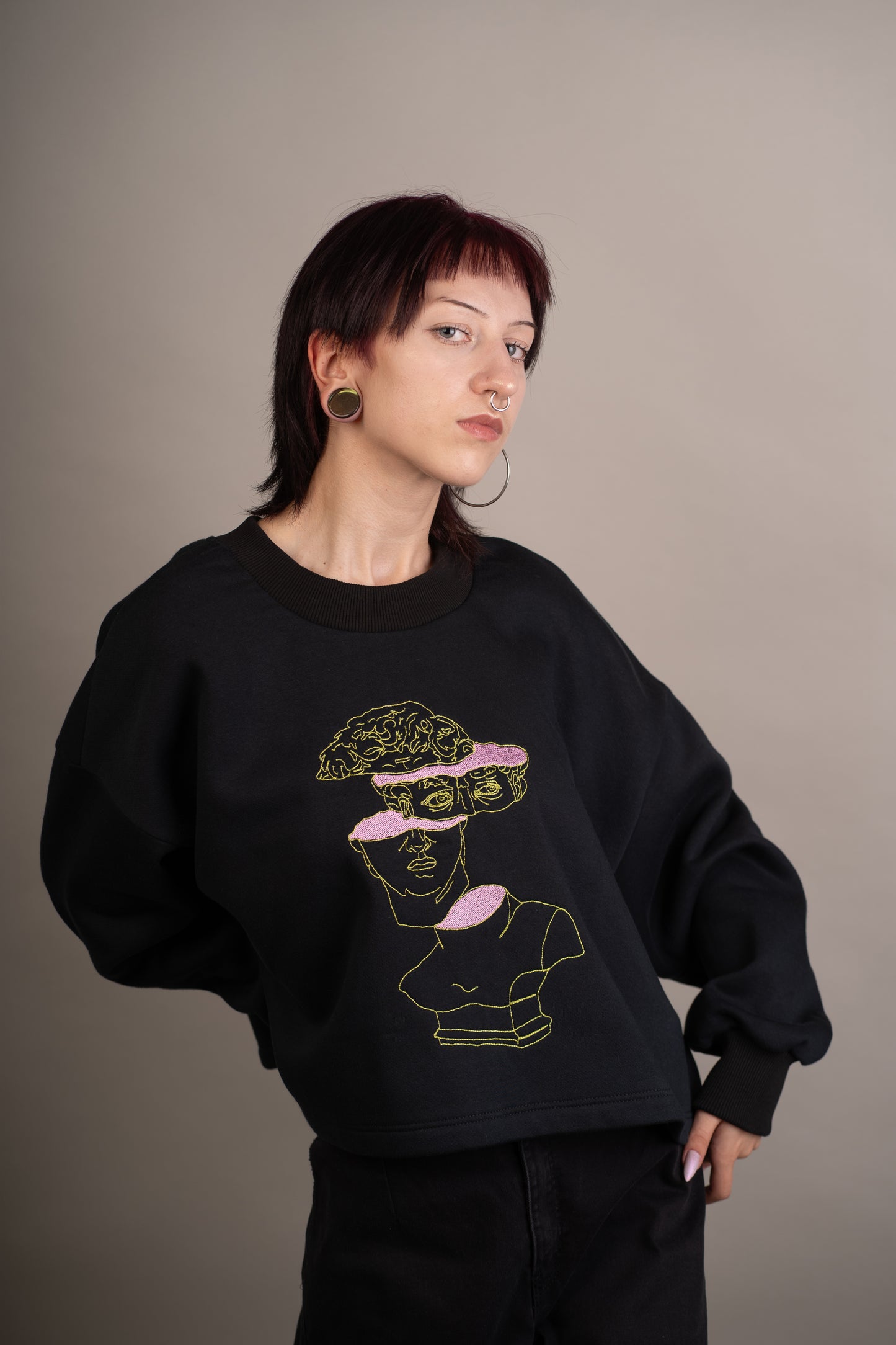 Women's graphic sweatshirt with David bust embroidery