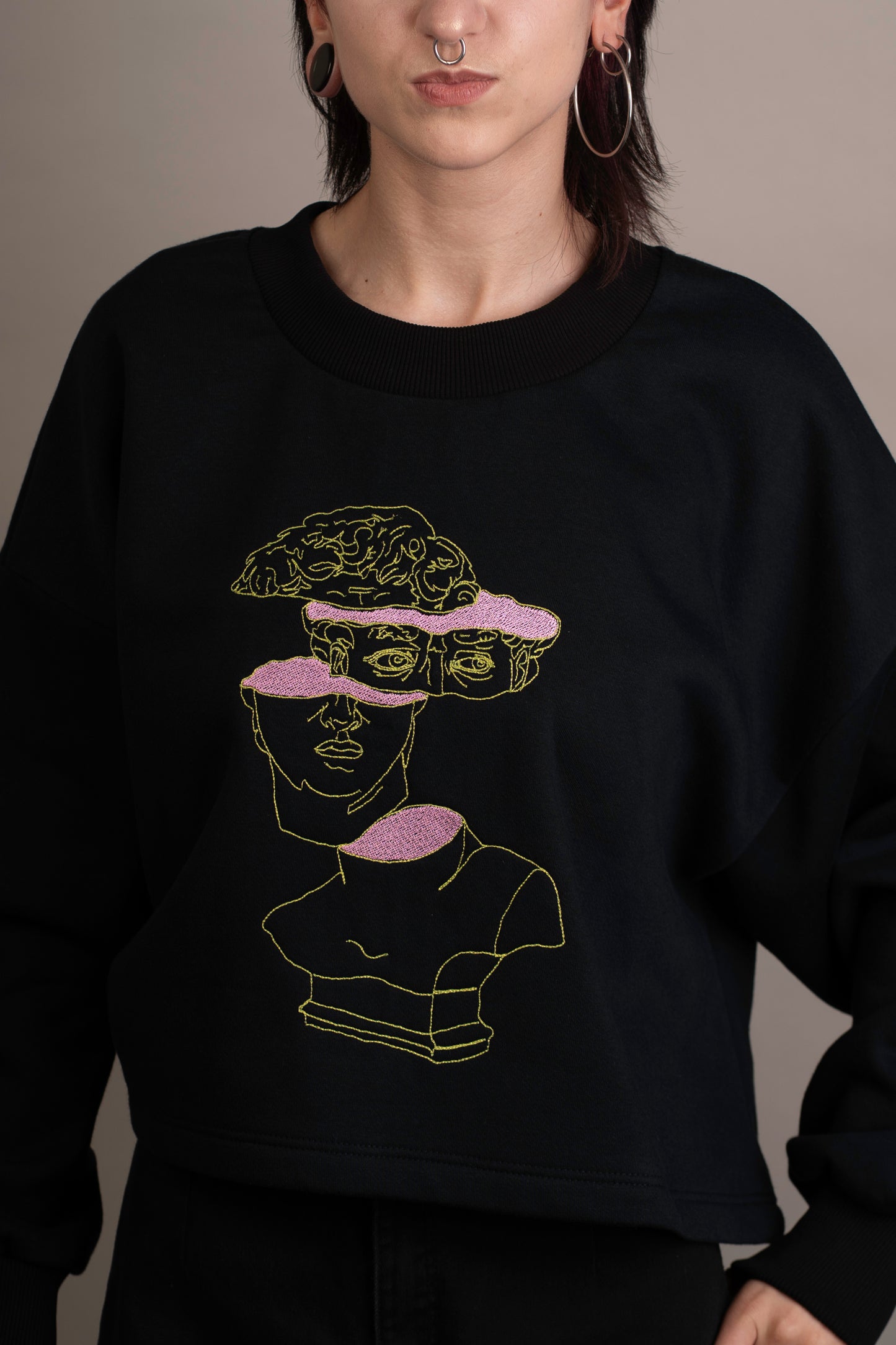 Women's graphic sweatshirt with David bust embroidery