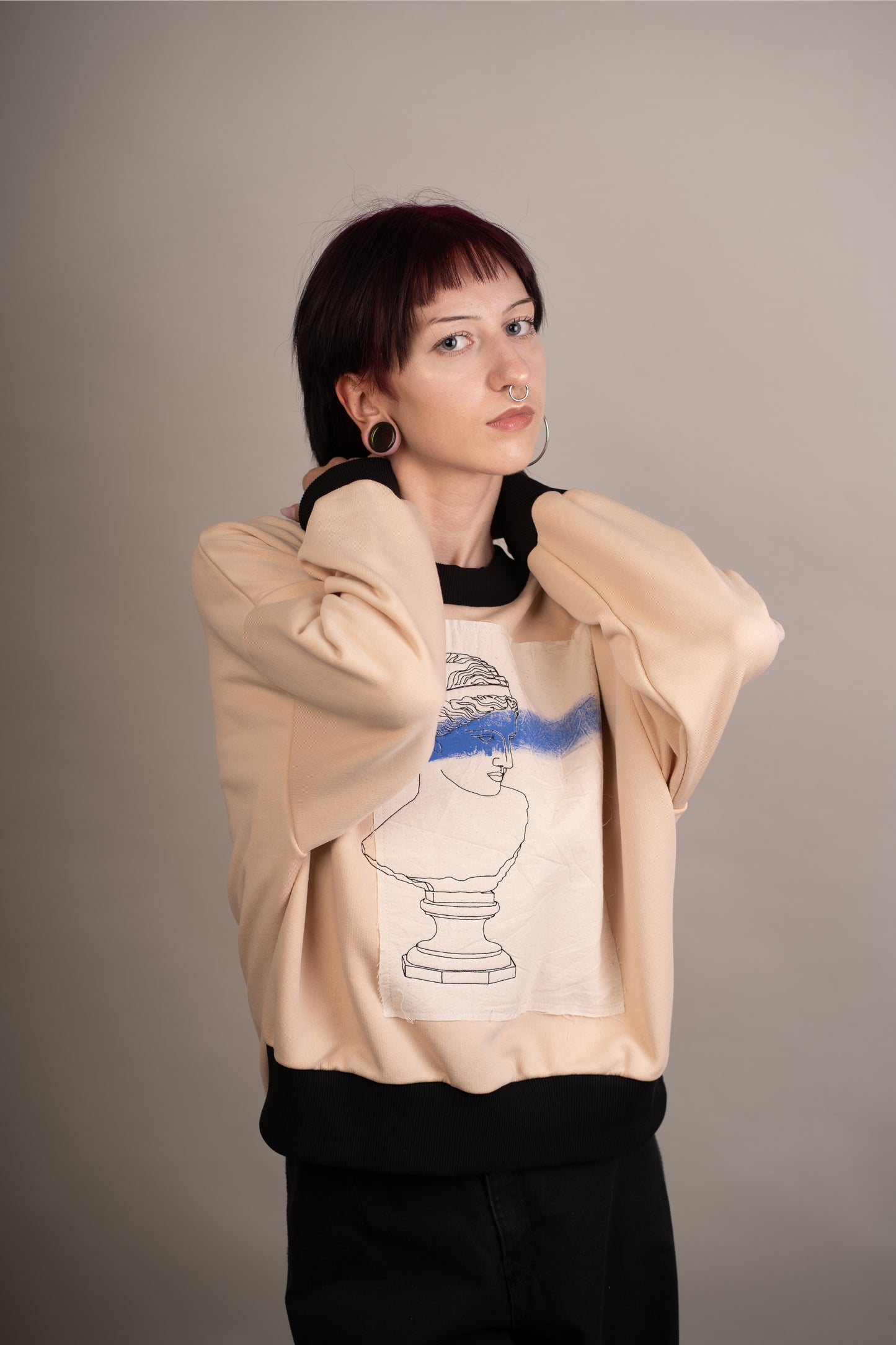 Women's sweatshirt with Aphrodite embroidery
