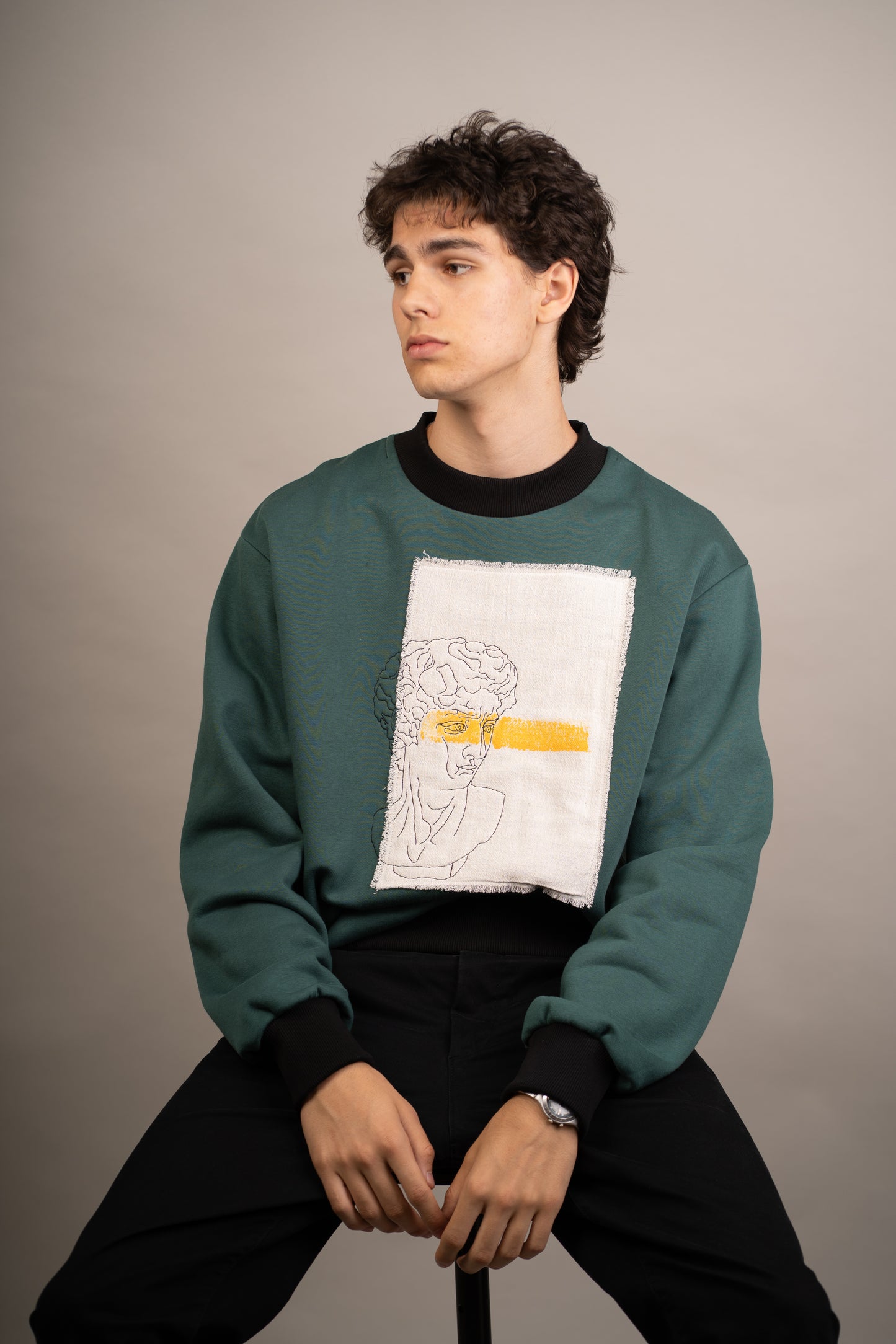 Men's graphic sweatshirt with statue bust embroidery