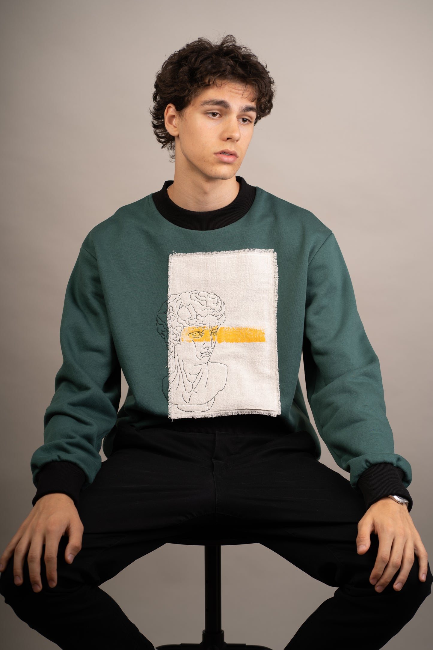 Men's graphic sweatshirt with statue bust embroidery