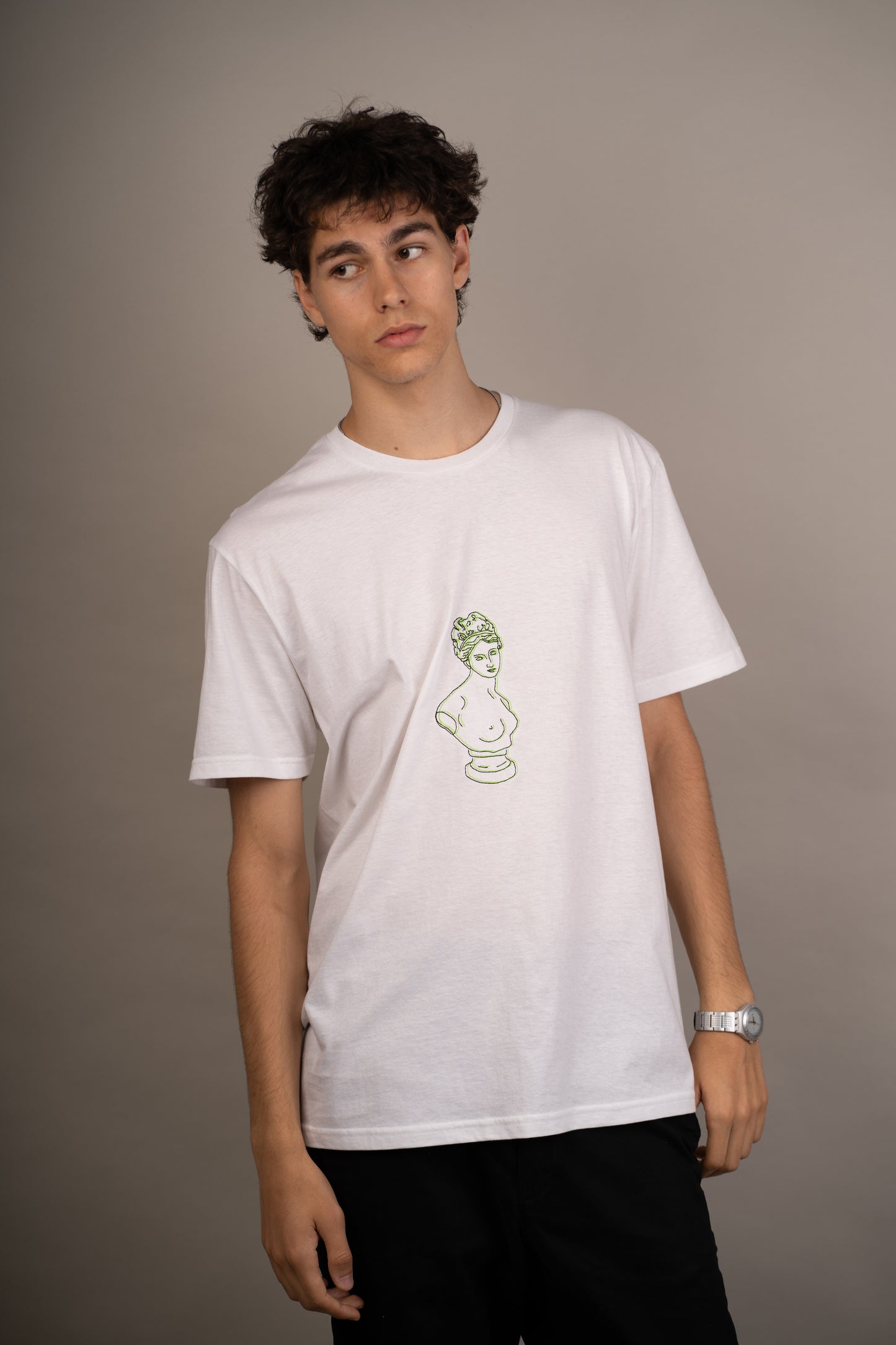 Men's graphic T-shirt with Aphrodite embroidery on chest